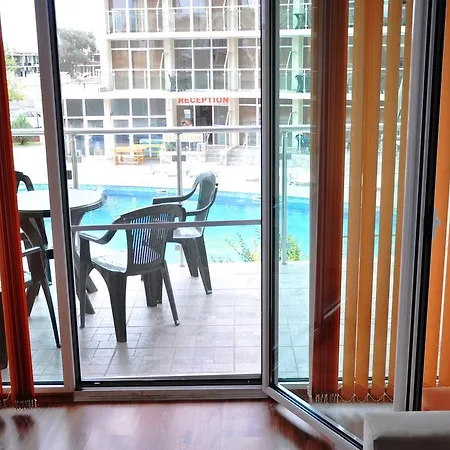 Апартхотел Sunny 3*